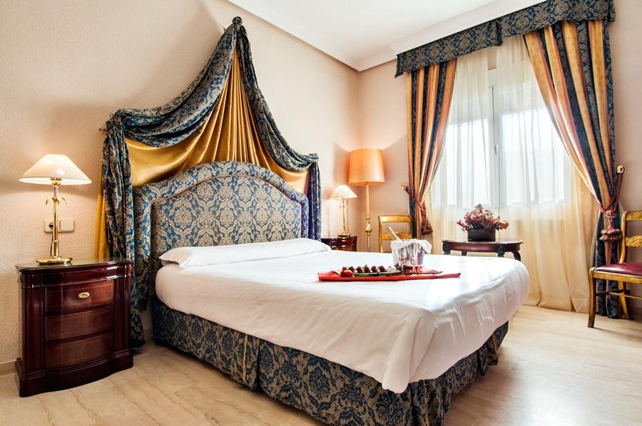 Hotel Del Val - Parking Gratuito อันดูคาร์ ภายนอก รูปภาพ