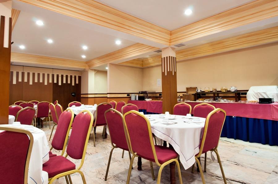 Hotel Del Val - Parking Gratuito อันดูคาร์ ภายนอก รูปภาพ