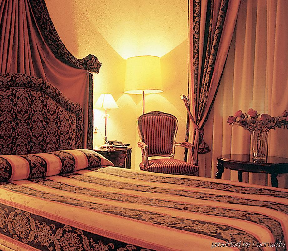 Hotel Del Val - Parking Gratuito อันดูคาร์ ห้อง รูปภาพ