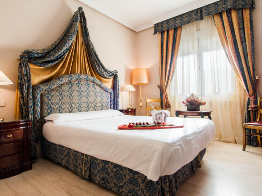 Hotel Del Val - Parking Gratuito อันดูคาร์ ภายนอก รูปภาพ