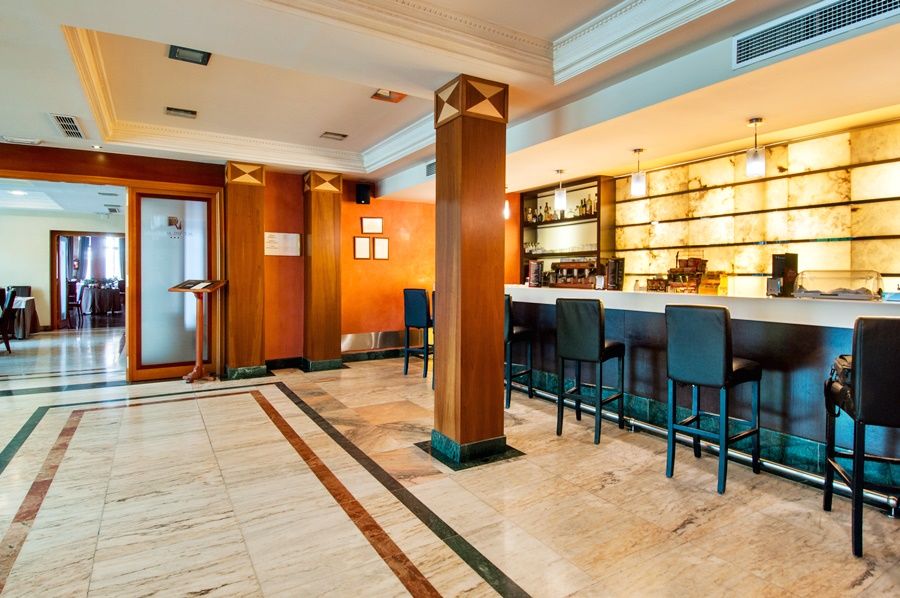 Hotel Del Val - Parking Gratuito อันดูคาร์ ภายนอก รูปภาพ