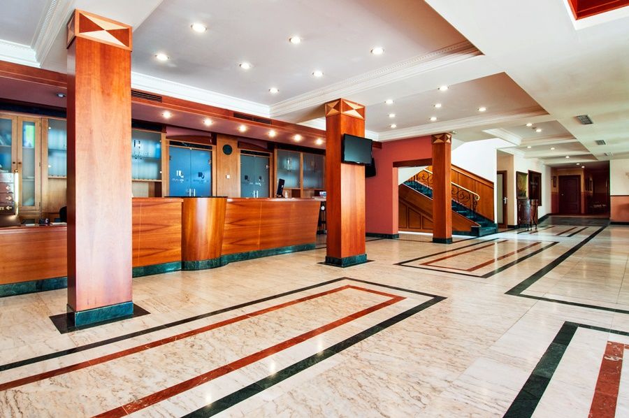 Hotel Del Val - Parking Gratuito อันดูคาร์ ภายนอก รูปภาพ
