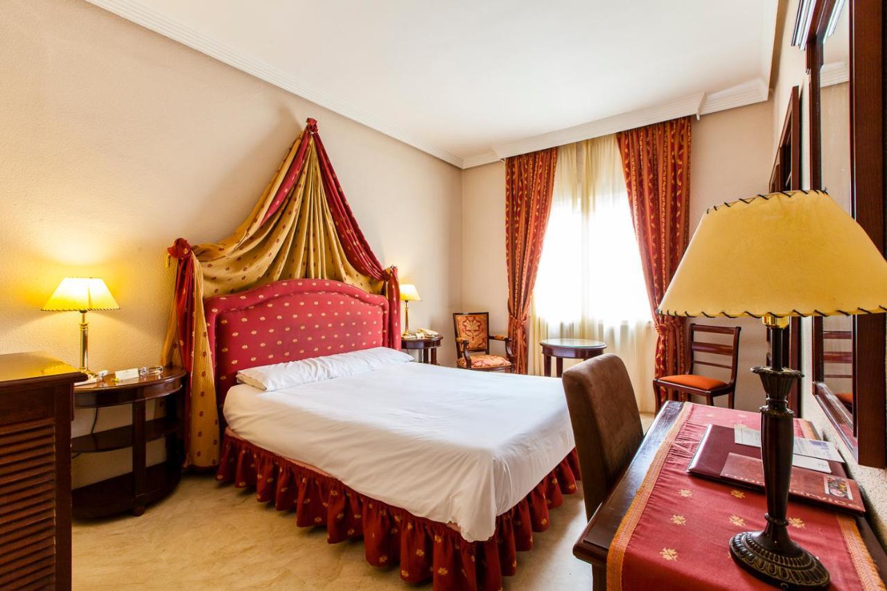 Hotel Del Val - Parking Gratuito อันดูคาร์ ห้อง รูปภาพ